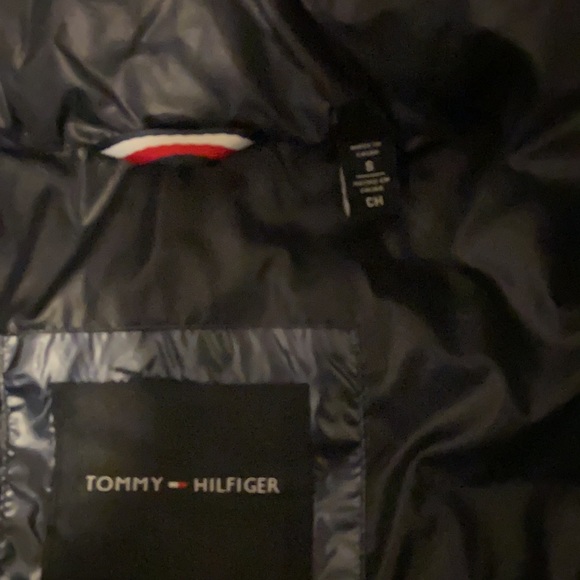 tommy hilfiger puffer coat - Picture 2 of 2